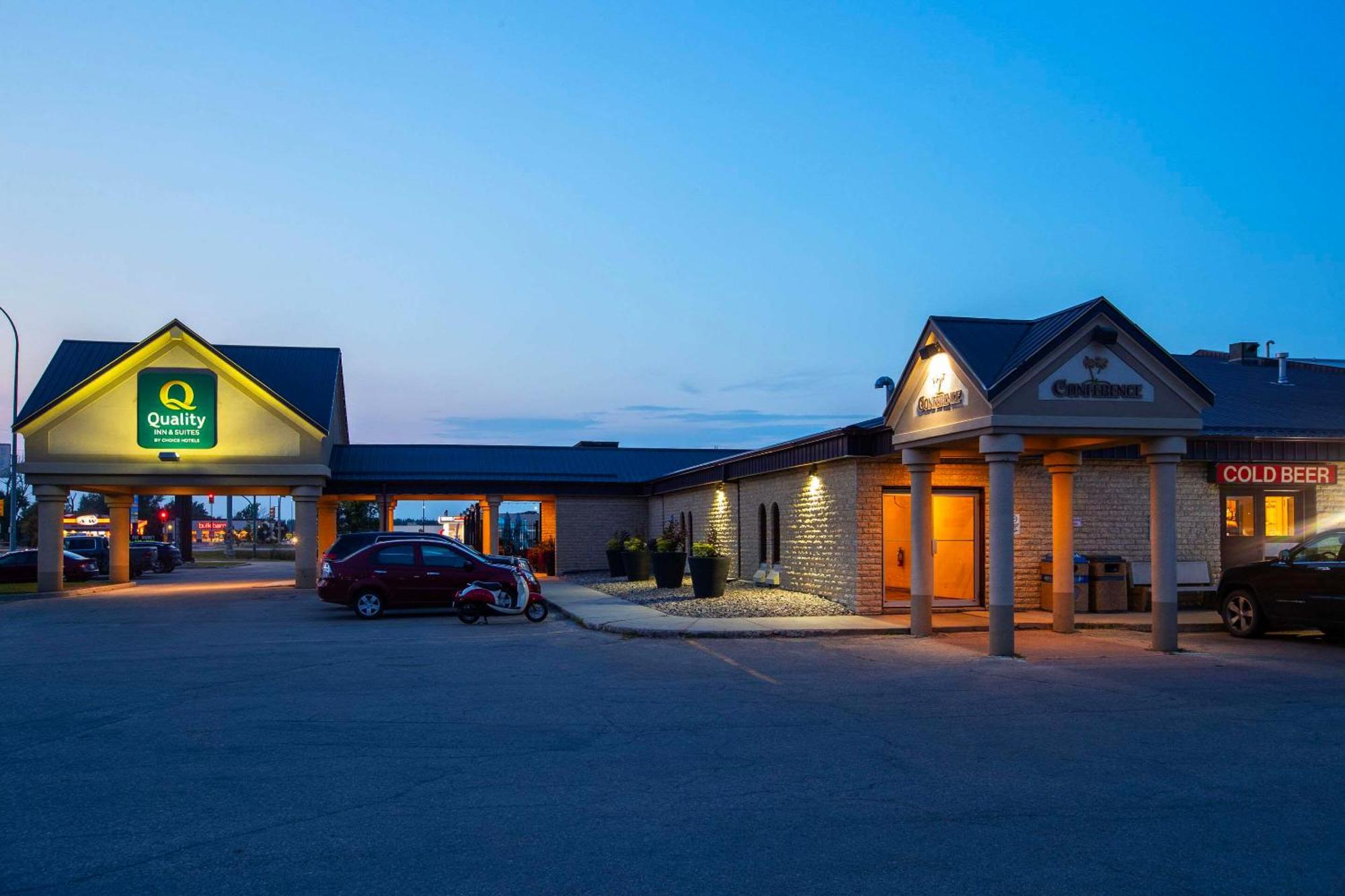 Quality Inn & Suites Winkler Exterior photo